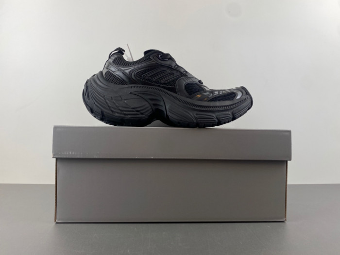 BLCG Sneaker 825418 WDWTS 1975