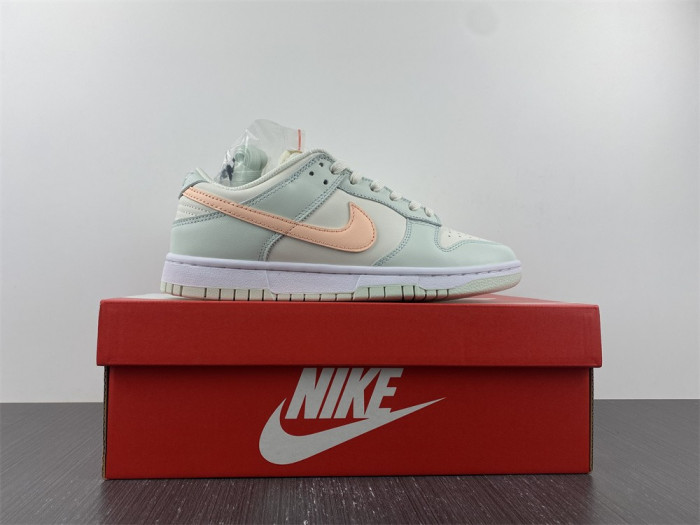 nike dunk low barely green (w) dd1503-104