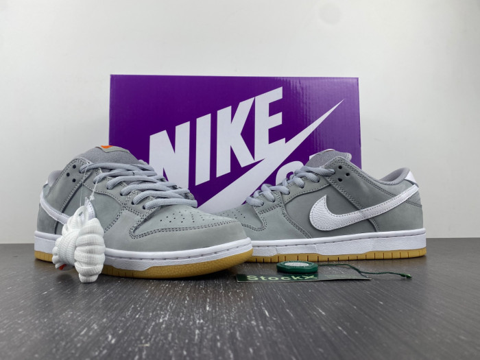 nike sb dunk low “grey gum” dv5464-001