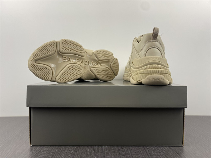 blcg triple. s. trainers ad202240266