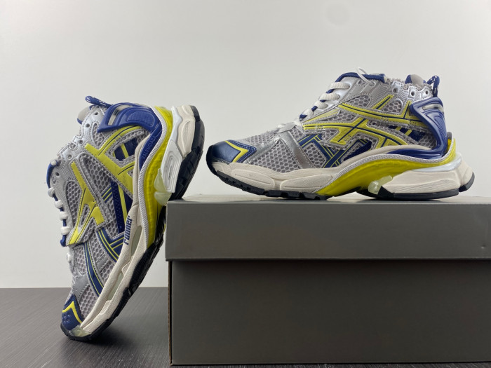 blcg runner sneaker bm5623-010