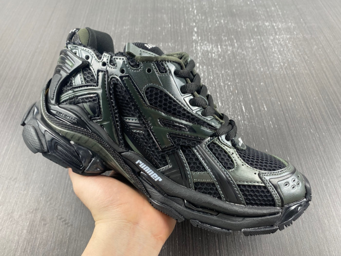 blcg runner sneaker bm5623-015