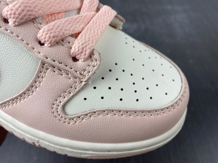 kids nike dunk low sp orange pearl cw1588-101