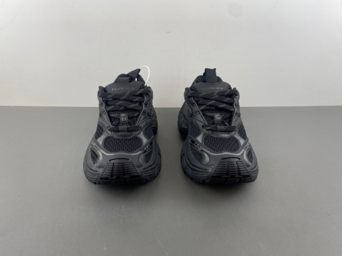 BLCG Sneaker 825418 WDWTS 1975