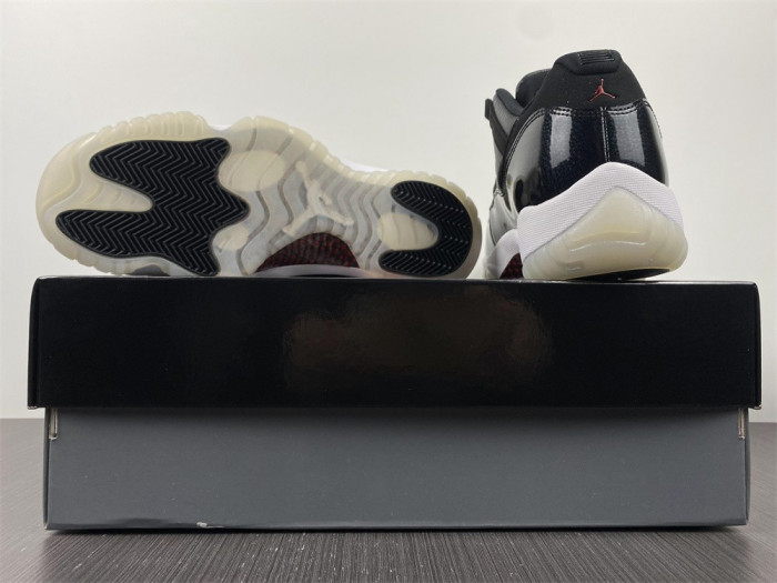 air jordan 11 low "72-10" av2187-001