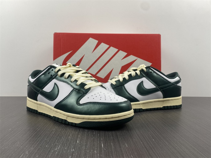 nike dunk low vintage green (w) - dq8580-100