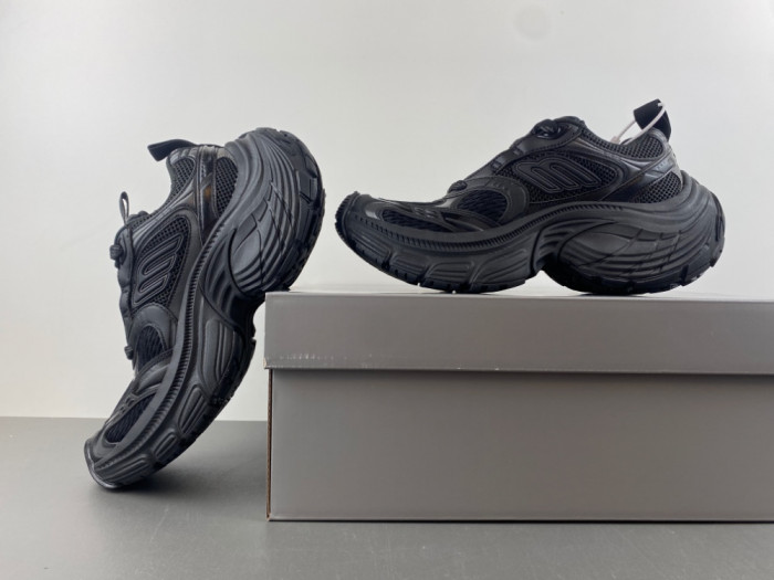 BLCG Sneaker 825418 WDWTS 1975