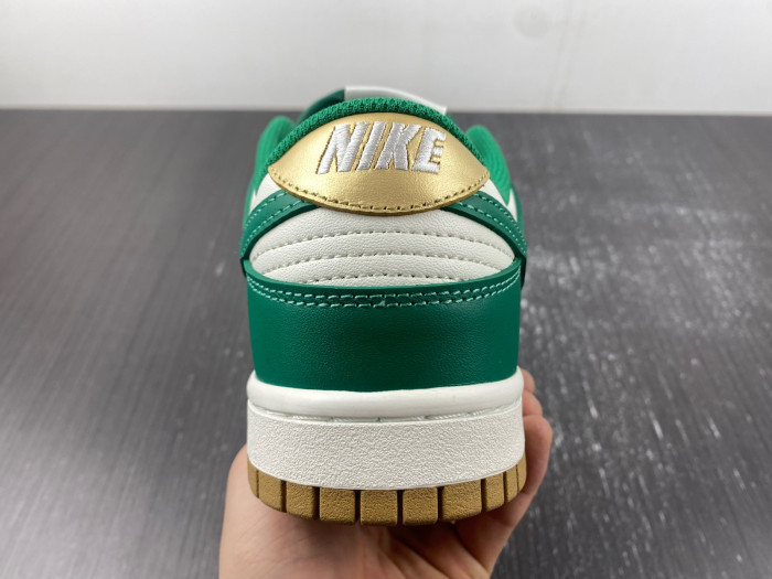 nike dunk low malachite university gold (w) fb7173-131