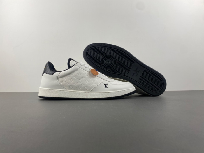 1V SNEAKERS 1V0425-320