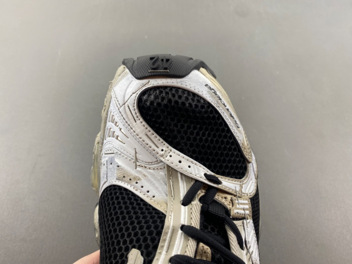 BLCG Sneaker 825418 WDWTS 1974