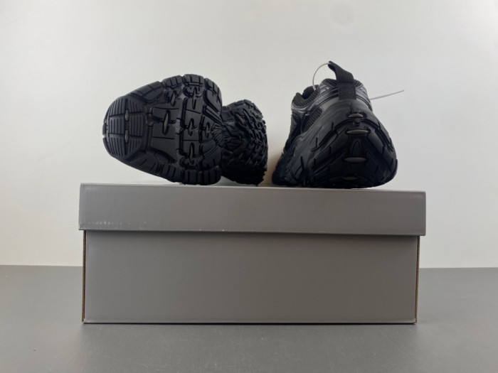 BLCG Sneaker 825418 WDWTS 1975