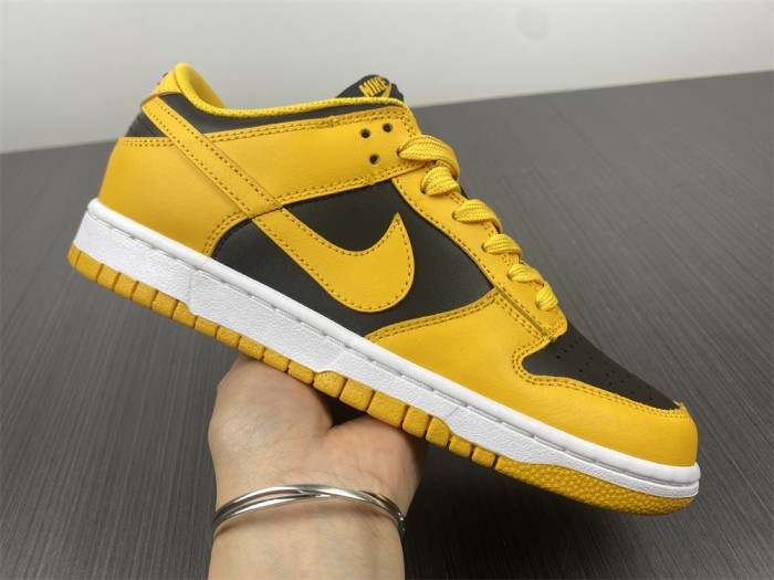nike dunk low championship goldenrod dd1391-004