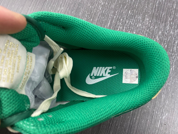 nike dunk low malachite university gold (w) fb7173-131