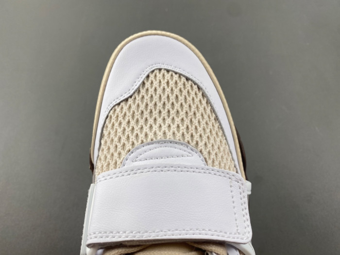 Travis Scott x Nike Zoom Field Jaxx “Ligh Chocolate” HQ3073-100