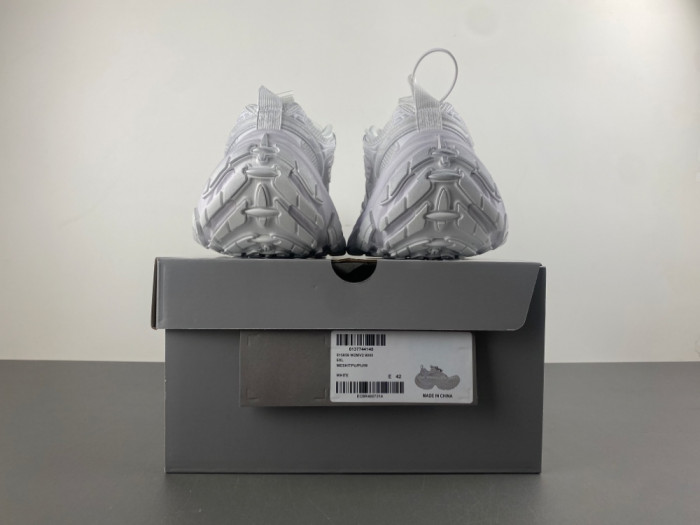 BLCG Sneaker 825418 WDWTS 1979