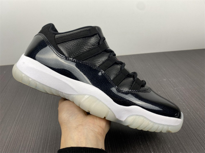 air jordan 11 low "72-10" av2187-001