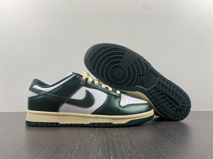 nike dunk low vintage green (w) - dq8580-100