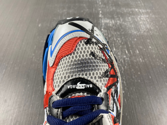 blcg runner sneaker 677403-w3rb6-1264