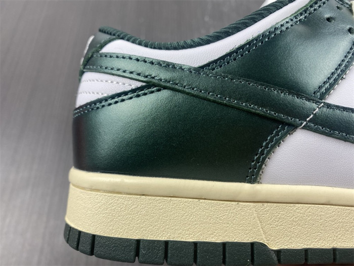 nike dunk low vintage green (w) - dq8580-100