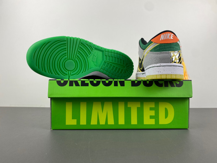 The University of Oregon x Nike Dunk Low "What The Ducks of a Feather HV1454-100