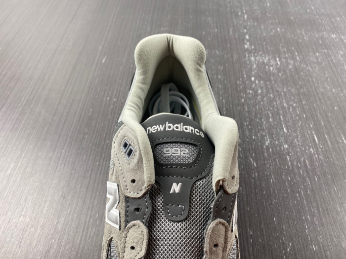 blcg runner sneaker bm5623-011