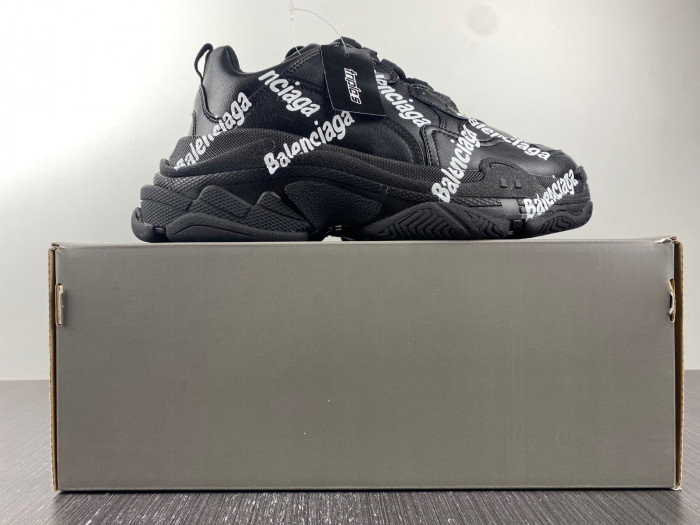 blcg sneaker triple.s sneakers 536737 w2fab1090