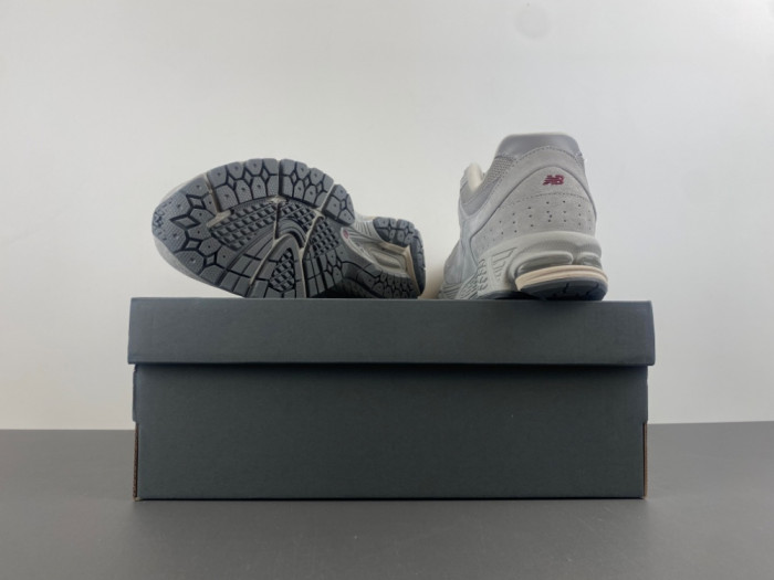 New Balance 2002R Low Top Casual Running Shoes U2002REE