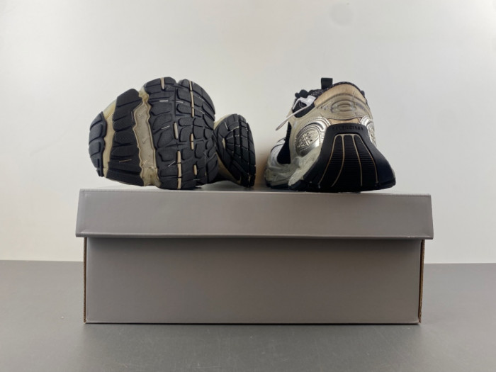 BLCG Sneaker 825418 WDWTS 1974