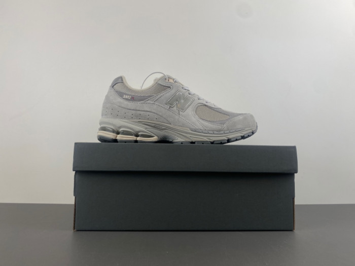 New Balance 2002R Low Top Casual Running Shoes U2002REE