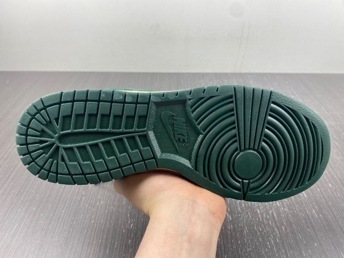 nike dunk low noble green fd0350-133