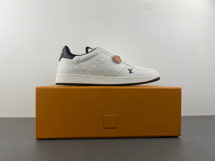 1V SNEAKERS 1V0425-320