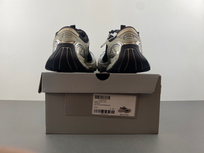 BLCG Sneaker 825418 WDWTS 1974