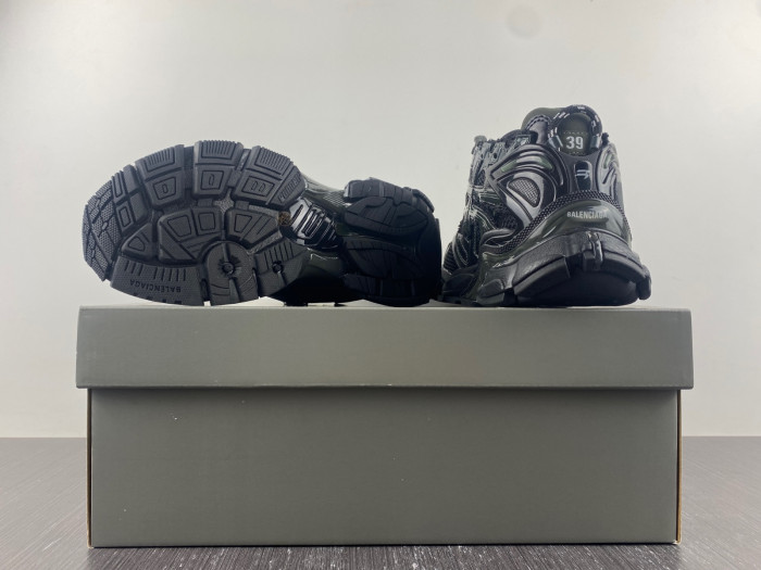 blcg runner sneaker bm5623-015