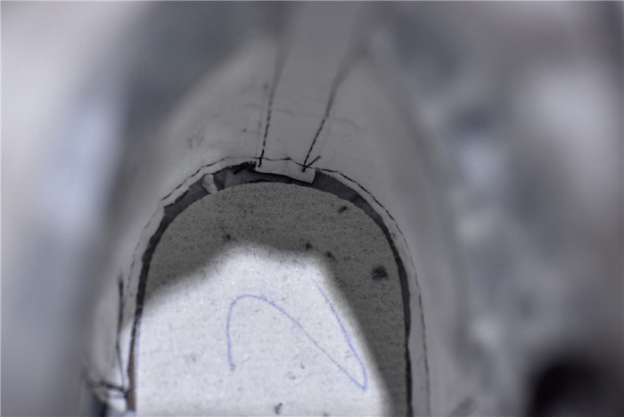 d10r b23 homme kaws high top sneaker