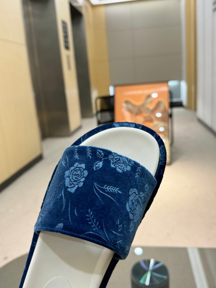 G*u*i slippers gu568-103