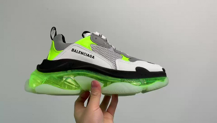 blcg sneaker triple.s.gomma grey white green 541624 w2fr1 8297