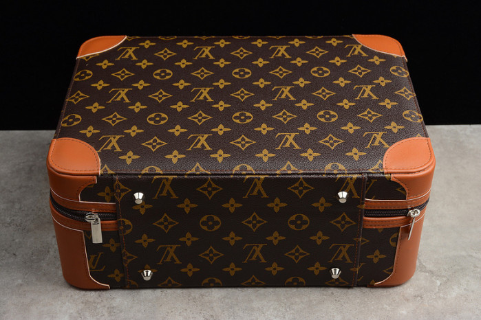 AIR JORDAN 1 OFW-LV AQ0818-158 (WITH CASE)