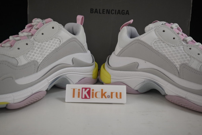 blcg sneaker triple.s sneakers 524039 w2fw4 7541