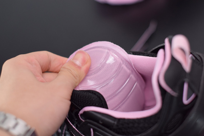 blcg track trainer pink and black 542436 w3ac1 1050