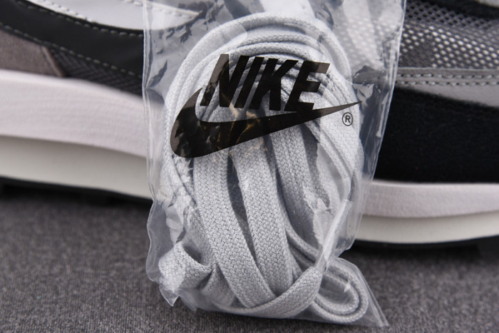 sacai nike ldwaffle black anthracite white bv0073-001