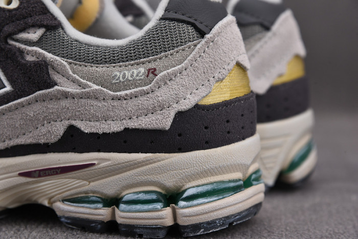 new balance 2002r protection pack rain cloud m2002rda