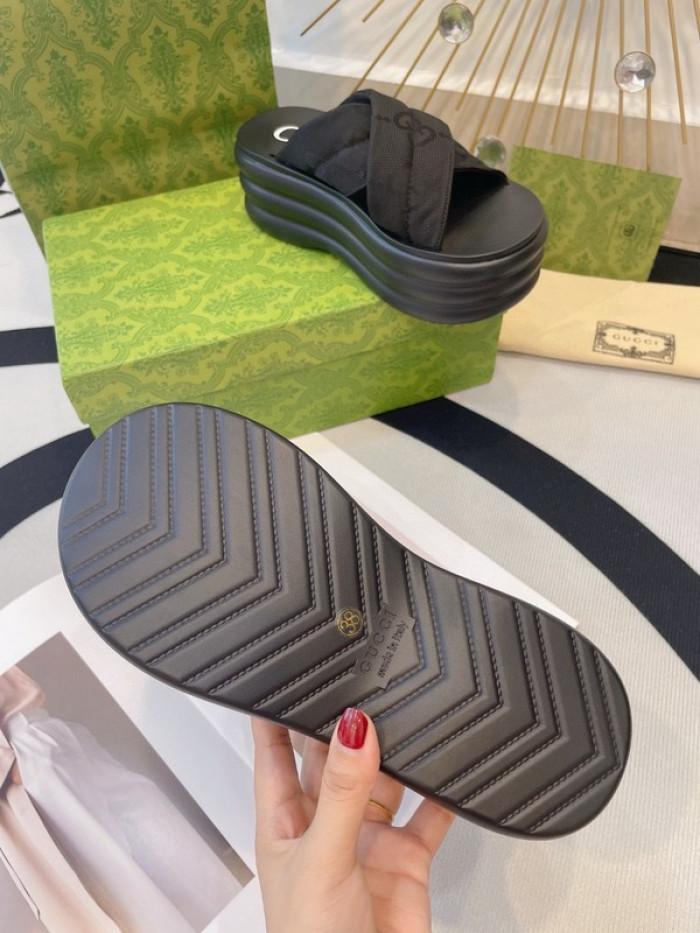 G*u*i slippers gu568-029