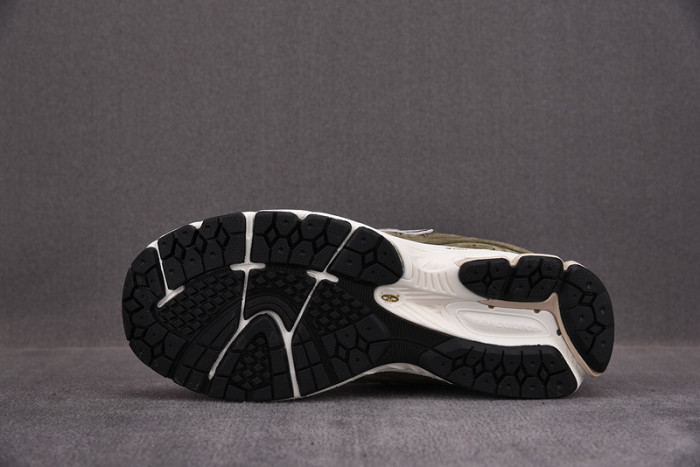 new balance 2002r dark camo m2002rhn