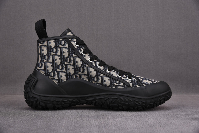 D10R B28 Sneakers High Top