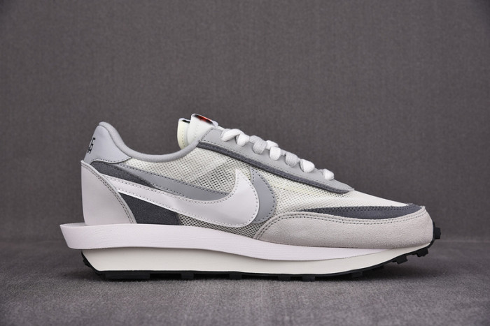 nike ld waffle sacai summit white bv0073-100