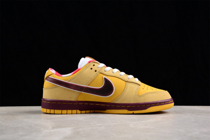 nike sb dunk low yellow lobster men
