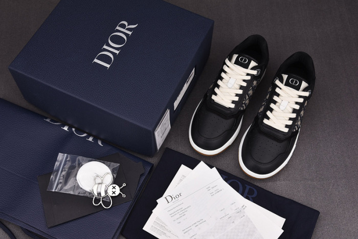 D10R B27 SNEAKERS