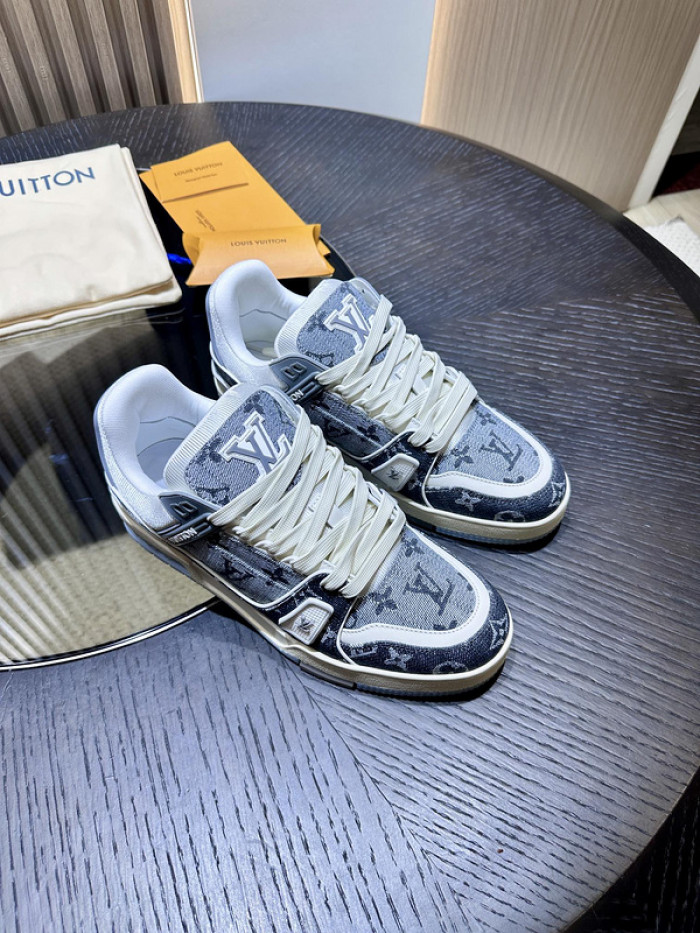 1V SNEAKERS 1V0425-167