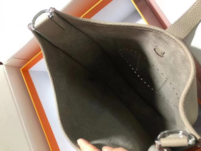 Her*mes bag B0113-184