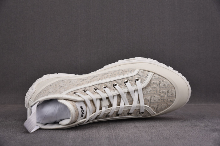 D10R B28 Sneakers High Top